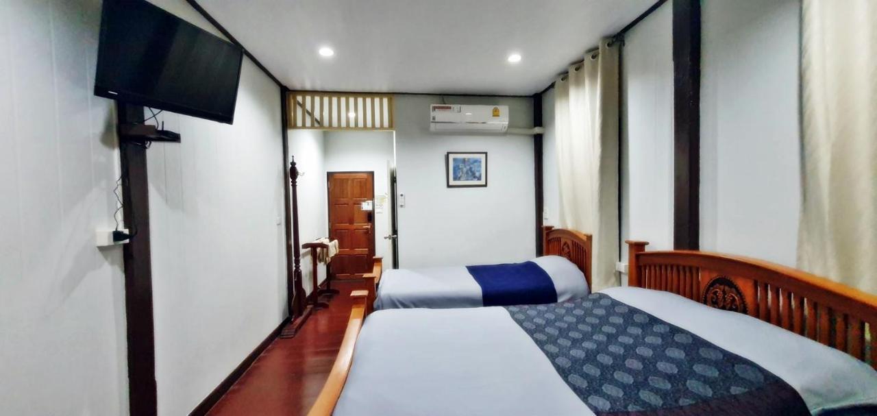 Ob Arun House Bed and Breakfast Bangkok Esterno foto