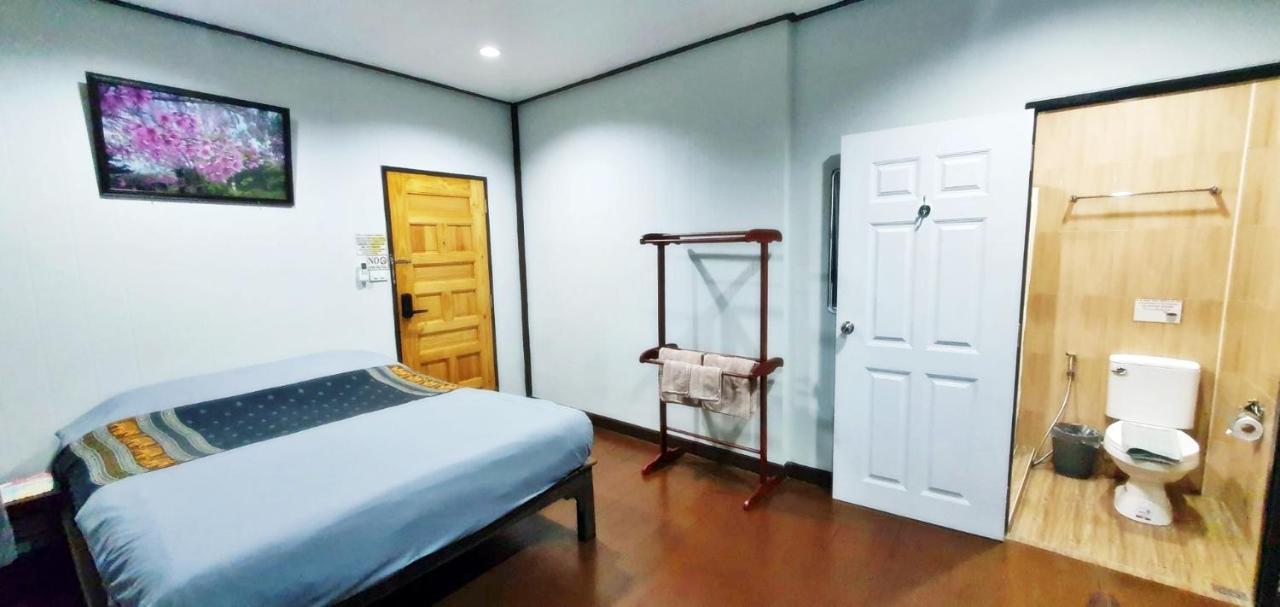 Bed and Breakfast Ob Arun House Bangkok Esterno foto