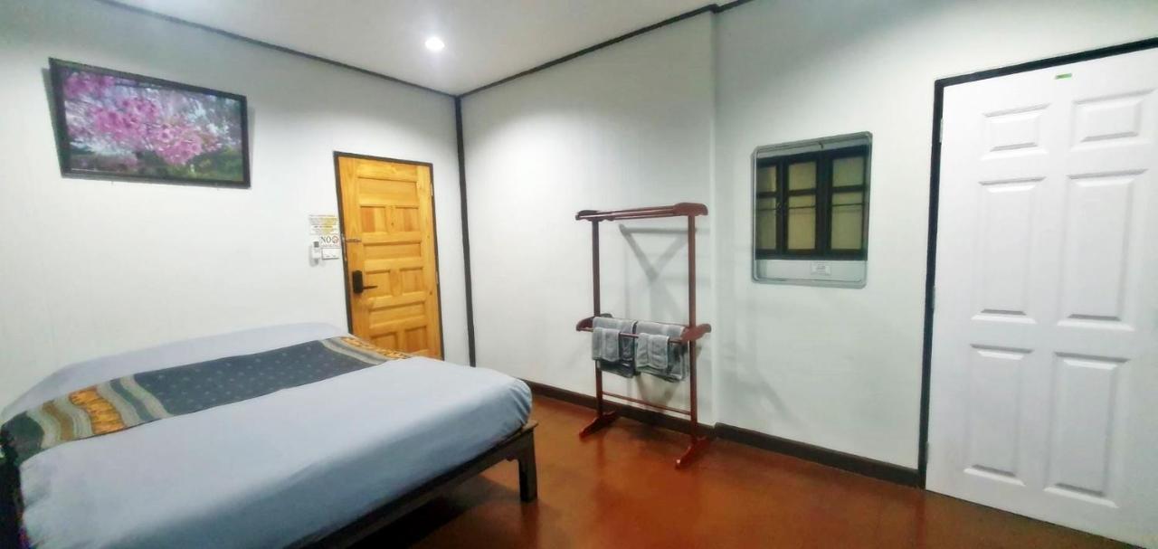 Bed and Breakfast Ob Arun House Bangkok Esterno foto